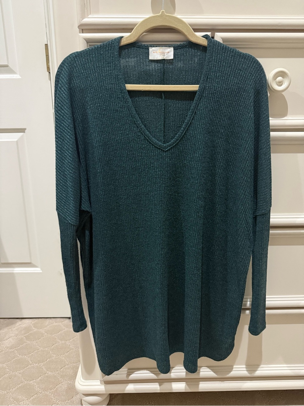 Relaxed V-Neck Ribbed Sweater in Teal Green
